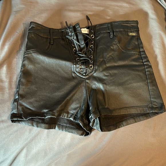Ramisu collection large pleather stretchy shorts - Picture 3 of 7